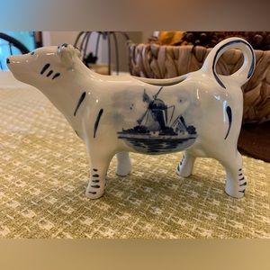 Delft Holland Cow Creamer Blue and White Classic